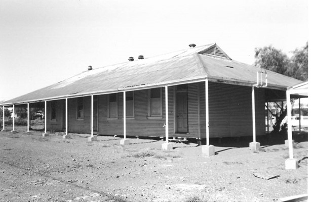 The Court House was relocated to Leonora from Malcolm in 1908.