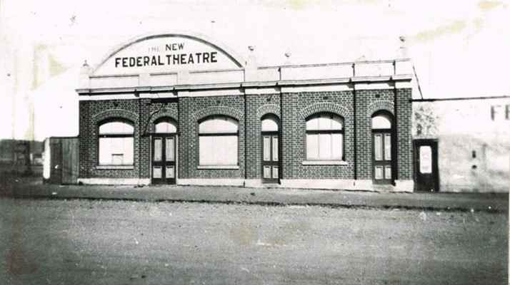 Barnes’ Federal Theatre opened in April 1901. It could accommodate 1000 people.